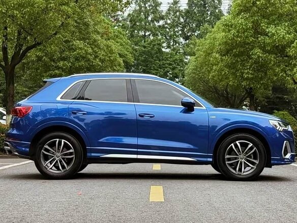 2021 Audi Q3 35 TFSI II (F3), синий, 2000000 рублей - вид 6
