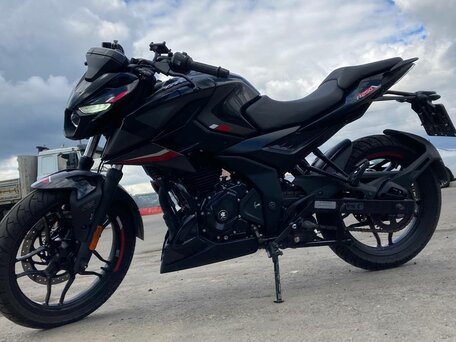 2023 Bajaj Pulsar N250, чёрный, 300000 рублей, вид 5