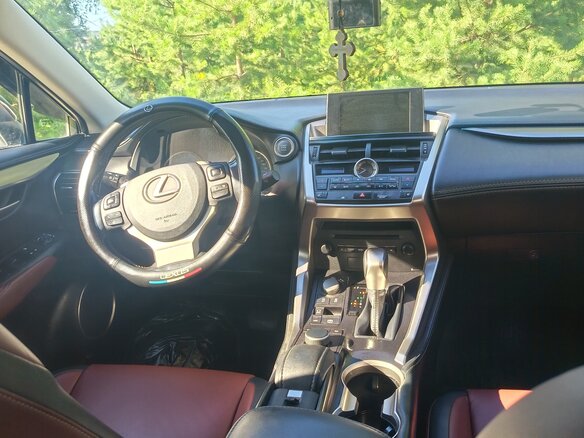 2017 Lexus NX 200 I Рестайлинг, белый - вид 5