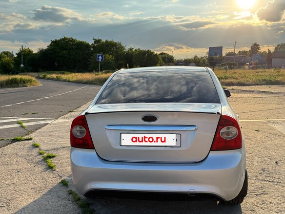 2008 Ford Focus II Рестайлинг, серебристый, 560000 рублей - вид 3
