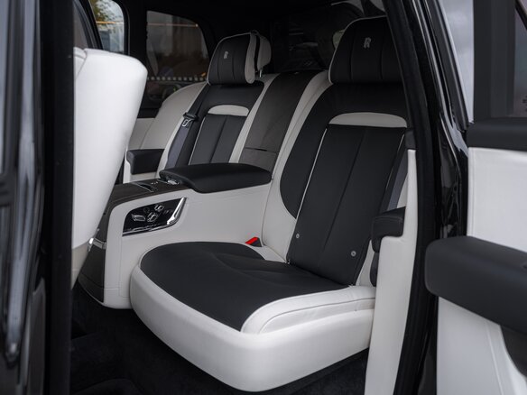 2026 Rolls-Royce Cullinan I Рестайлинг (Series II), чёрный, 63000000 рублей - вид 16