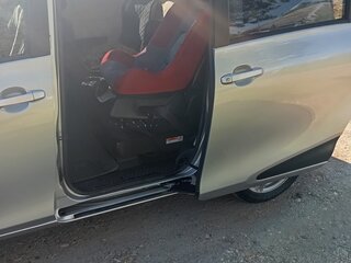 2018 Toyota Sienta II, серебристый, 1390000 рублей, вид 5