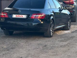 2011 Mercedes-Benz E-Класс 200 7G-Tronic IV (W212, S212, C207), чёрный, 1400000 рублей, вид 3