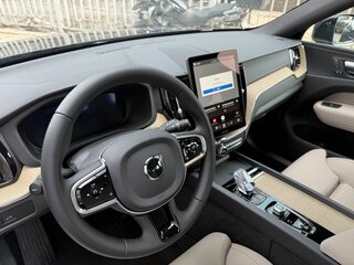 2025 Volvo XC60 II Рестайлинг 2, чёрный, 6298850 рублей, вид 5