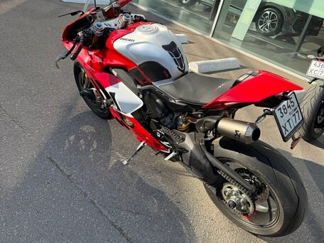 2023 Ducati Panigale V4, красный, 6500000 рублей, вид 3