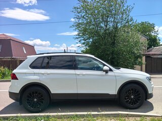 2017 Volkswagen Tiguan II, белый, 1600000 рублей, вид 4