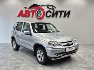 2016 Chevrolet Niva I Рестайлинг, серебристый, 620000 рублей, вид 1