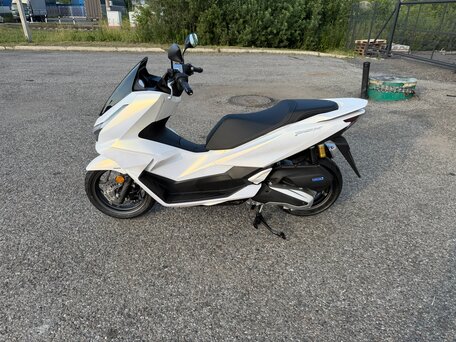 2026 Honda PCX 160, белый, 499000 рублей, вид 2
