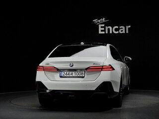 2025 BMW 5 серии 523d xDrive VIII (G60/G61/G68), белый, 9900000 рублей, вид 5