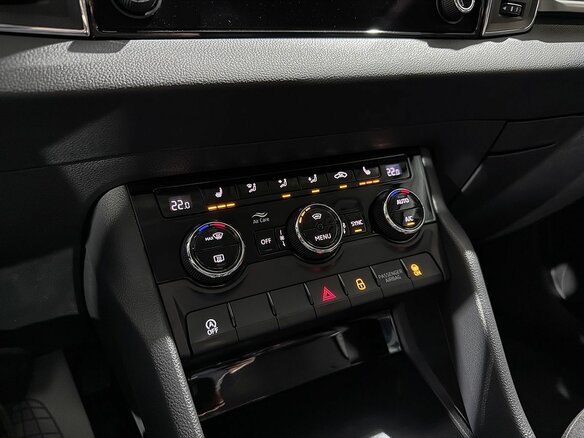 2021 Skoda Karoq DSG6 I, зелёный, 2349000 рублей - вид 13
