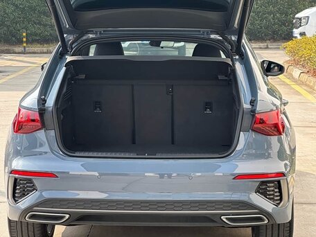 2023 Audi A3 Sportback 35 TFSI IV (8Y), серый, 2650000 рублей, вид 5