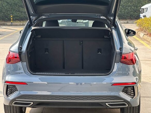 2023 Audi A3 Sportback 35 TFSI IV (8Y), серый, 2650000 рублей - вид 4
