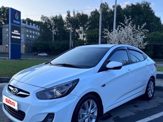 2013 Hyundai Solaris I, белый, 900000 рублей, вид 1