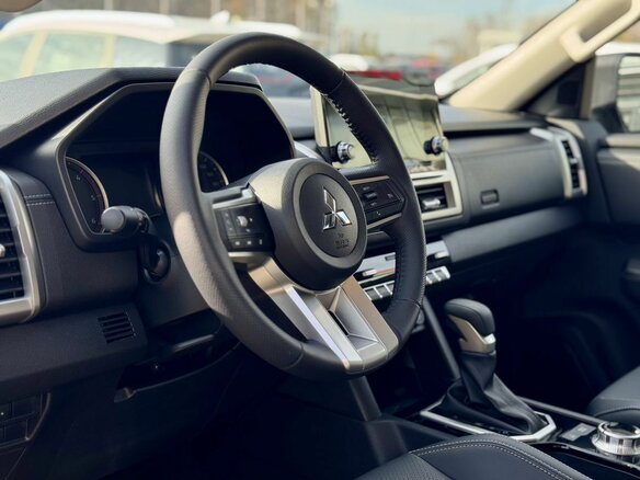 2026 Mitsubishi L200 VI, чёрный, 6589000 рублей - вид 10