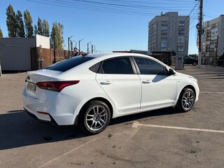 2017 Hyundai Solaris II, белый, 1170000 рублей, вид 4