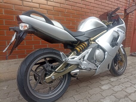 2007 Kawasaki ER-6F (Ninja 650R), серебристый, 310000 рублей, вид 5