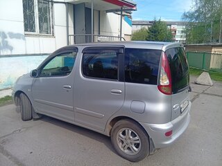 2002 Toyota FunCargo, серый, 550000 рублей, вид 3