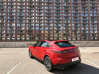 2021 Porsche Cayenne Coupé III, красный, 7987654 рублей, вид 5