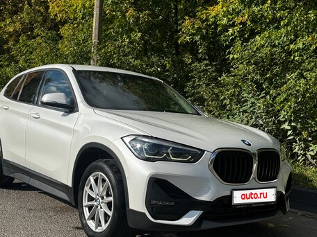 2022 BMW X1 18i sDrive II (F48) Рестайлинг, белый, 2600000 рублей, вид 3