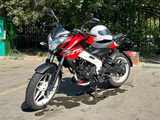 2021 Bajaj Pulsar NS 200, красный, 205000 рублей, вид 1