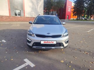2018 Kia Rio X-Line IV, серебристый, 1550000 рублей, вид 2