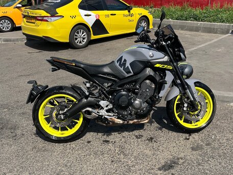 2017 Yamaha MT-09 (FZ-09), серый, 850000 рублей, вид 1