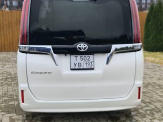 2019 Toyota Esquire I Рестайлинг, белый, 2100000 рублей, вид 2