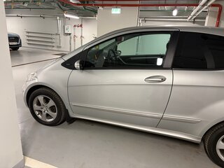 2008 Mercedes-Benz A-Класс 170 II (W169) Рестайлинг, чёрный, 800000 рублей, вид 3