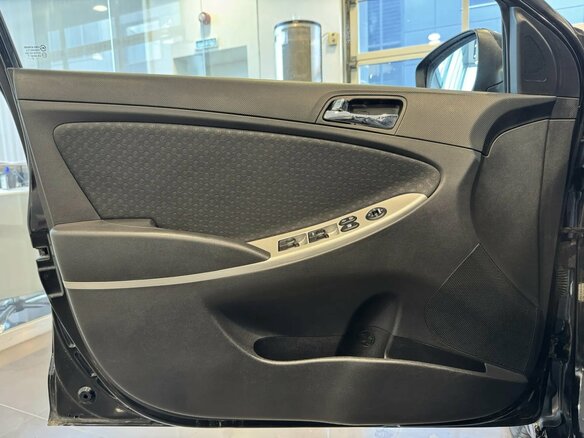 2011 Hyundai Solaris I, чёрный - вид 8