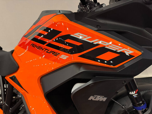 2024 KTM 1290 Super Adventure S, оранжевый, 1700000 рублей - вид 6
