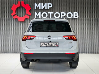 2017 Volkswagen Tiguan II, белый, 2080000 рублей, вид 5