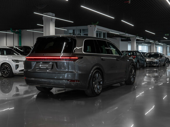 2025 Li Auto (Lixiang) L9 52.3 kWh I Рестайлинг, серый, 10550000 рублей - вид 4