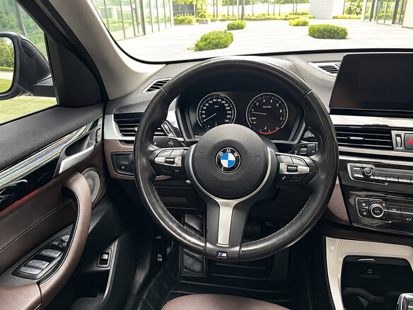 2022 BMW X1 18i sDrive III (U11/U12), пурпурный - вид 12