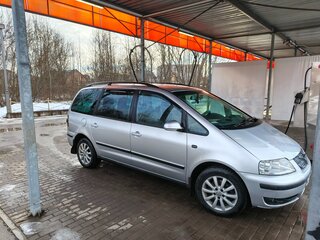 2008 Volkswagen Sharan I Рестайлинг 2, серебристый, 750000 рублей, вид 3