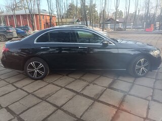2021 Mercedes-Benz E-Класс 200 V (W213, S213, C238) Рестайлинг, чёрный, 3300000 рублей, вид 3