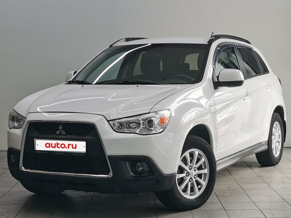 2011 Mitsubishi ASX I, белый, 840000 рублей