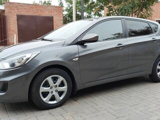 2012 Hyundai Solaris I, серый, 859000 рублей, вид 4