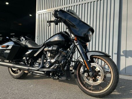 2022 Harley-Davidson Street Glide, чёрный, 2250000 рублей, вид 1