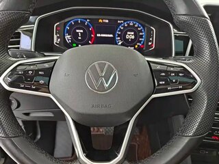 2022 Volkswagen Tiguan II Рестайлинг, чёрный, 2510000 рублей, вид 5