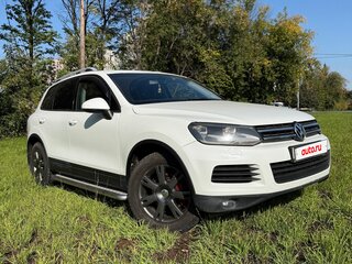 2012 Volkswagen Touareg II, белый, 1400000 рублей, вид 1