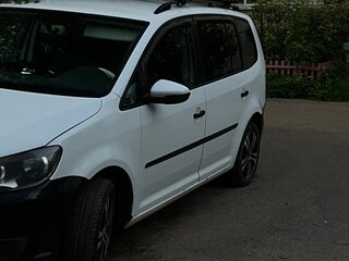 2014 Volkswagen Touran I Рестайлинг 2, белый, 649000 рублей, вид 4