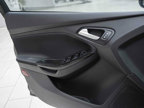 2017 Ford Focus III Рестайлинг, серый, 1050000 рублей - вид 7