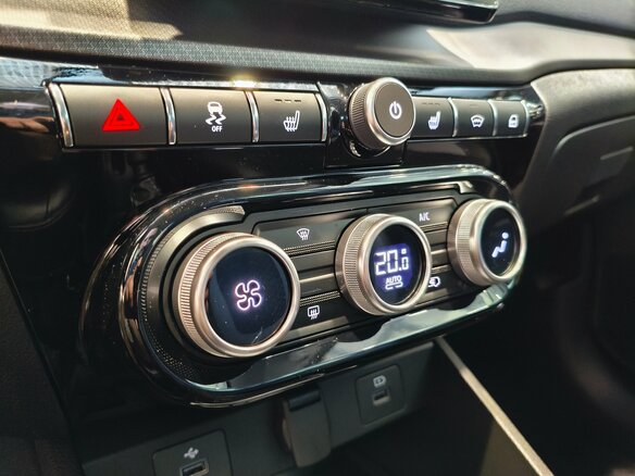 2026 Lada (ВАЗ) Vesta I Рестайлинг (NG), серебристый - вид 14