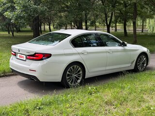 2020 BMW 5 серии 530i xDrive VII (G30/G31/G38) Рестайлинг, белый, 3311288 рублей, вид 5
