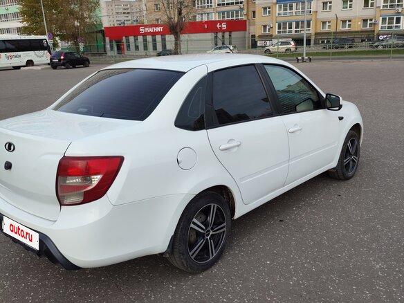 2013 Lada (ВАЗ) Granta I, белый, 550000 рублей - вид 2