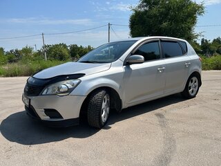 2010 Kia Ceed I Рестайлинг, серебристый, 595000 рублей, вид 1