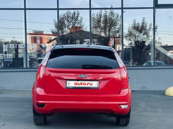 2010 Ford Focus II Рестайлинг, красный, 699000 рублей - вид 5