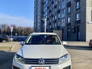 2015 Volkswagen Touareg II Рестайлинг, белый, 2750000 рублей, вид 4