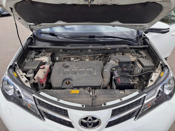 2015 Toyota RAV4 IV (XA40), белый, 1985000 рублей - вид 18