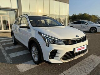 2020 Kia Rio X IV Рестайлинг, белый, 1875000 рублей, вид 3